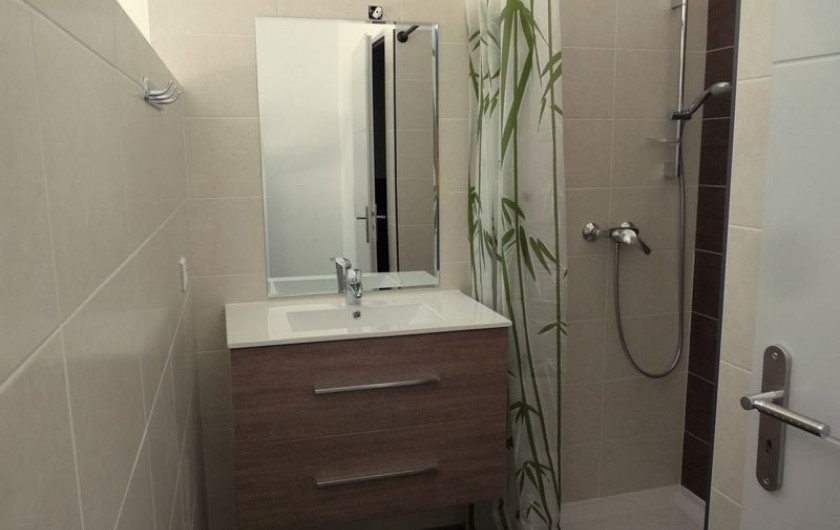 Location de vacances - Villa à Les Issambres - salle d'eau wc 2