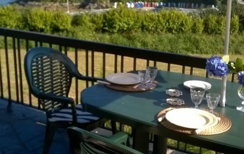 Location de vacances - Villa à Plougonvelin - Déjeuner sur la terrasse
