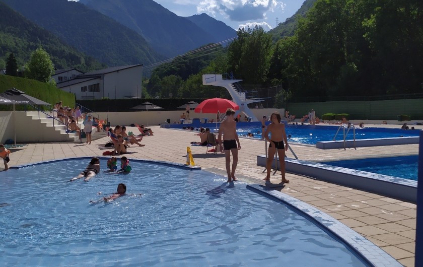 Location de vacances - Studio à Saint-Lary-Soulan - piscine municipale à 200m au milieu de la montagne, plongeoir 5m