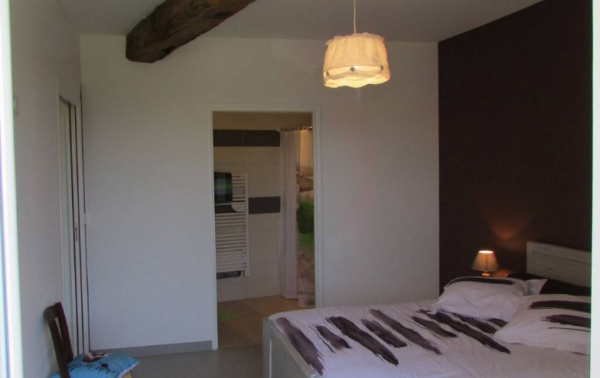 Location de vacances - Villa à Riocaud - Chambre accessible aux personnes à mobilité réduite, avec sa salle d'eau.