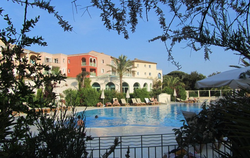 Location de vacances - Appartement à Roquebrune-sur-Argens - " les Calanques "  sa Thalasso  sa piscine d'eau de mer