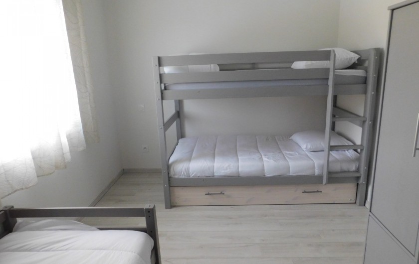Location de vacances - Villa à Saint-Sauveur-de-Cruzières - Chambre enfants (4 lits dont un sous le lit superposé)