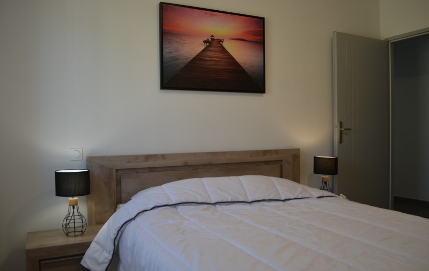 Location de vacances - Villa à Saint-Sauveur-de-Cruzières - Chambre avec lit en 160*200cm