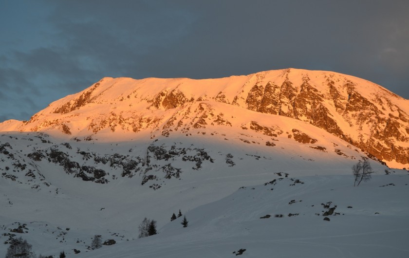 Location de vacances - Studio à L'Alpe d'Huez - Coucher de soleil sur les Grandes Rousses