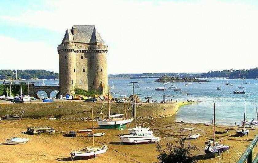 Location de vacances - Villa à Cancale - St-Malo: La Tour Solidor, musée des cap-horniers.