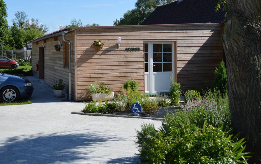 Location de vacances - Bungalow - Mobilhome à Aire-sur-la-Lys - Entrée du camping, accueil & Réception