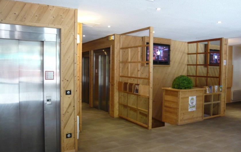 Location de vacances - Appartement à Méribel-Mottaret - hall d'entrée de la résidence