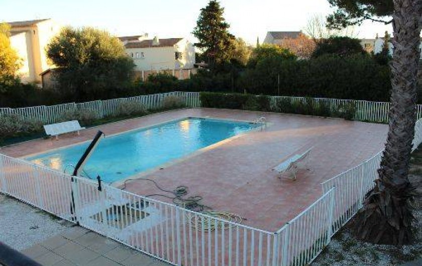 Location de vacances - Appartement à Carqueiranne - piscine