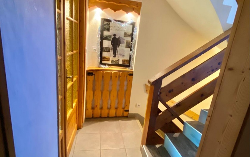 Location de vacances - Chalet à Pralognan-la-Vanoise - montée d'escalier vers 2ème étage