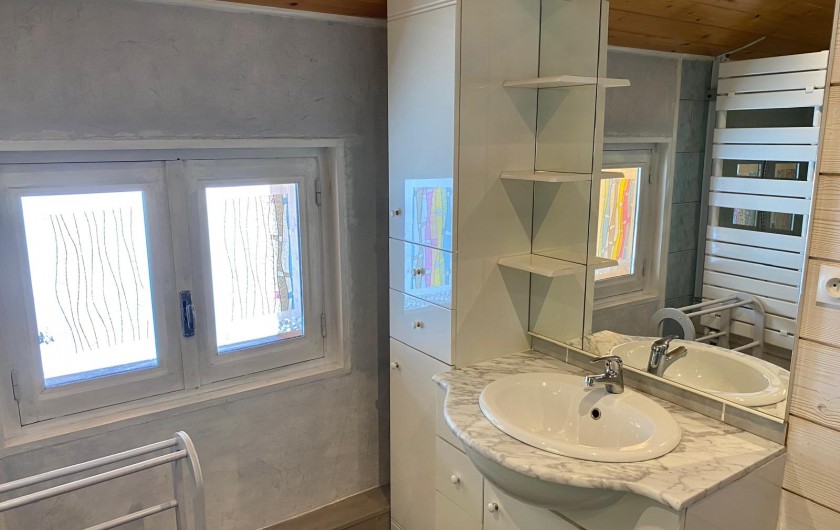 Location de vacances - Chalet à Pralognan-la-Vanoise - salle de bains 2ème étage