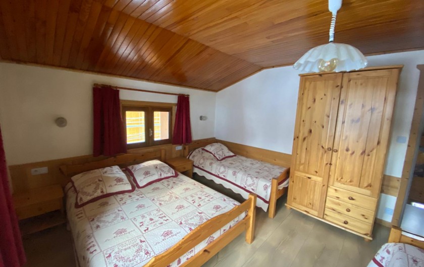 Location de vacances - Chalet à Pralognan-la-Vanoise - chambre 3 lits