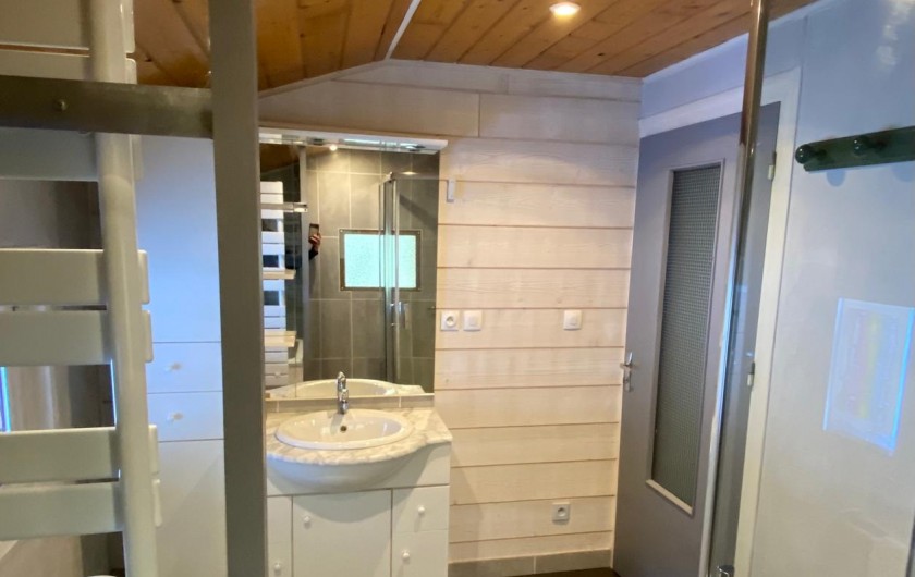 Location de vacances - Chalet à Pralognan-la-Vanoise - salle de bains 2ème étage