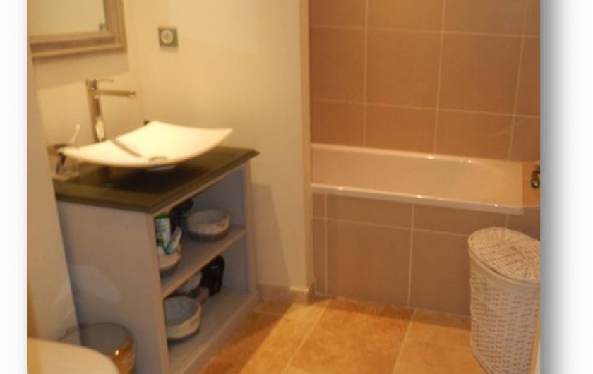 Location de vacances - Villa à La Redorte - Seconde salle de bain à l'étage avec coin douche