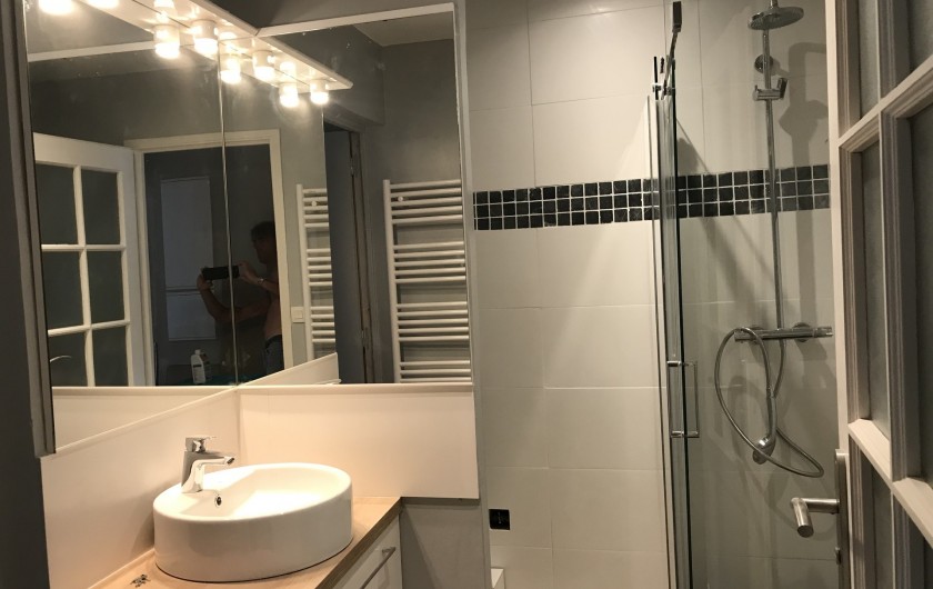 Location de vacances - Villa à Le Touquet-Paris-Plage - salle de douche et wc rez- de- chaussée
