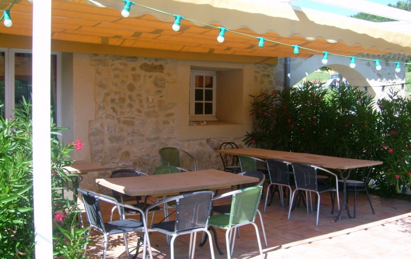 Location de vacances - Chambre d'hôtes à Divajeu - la terrasse