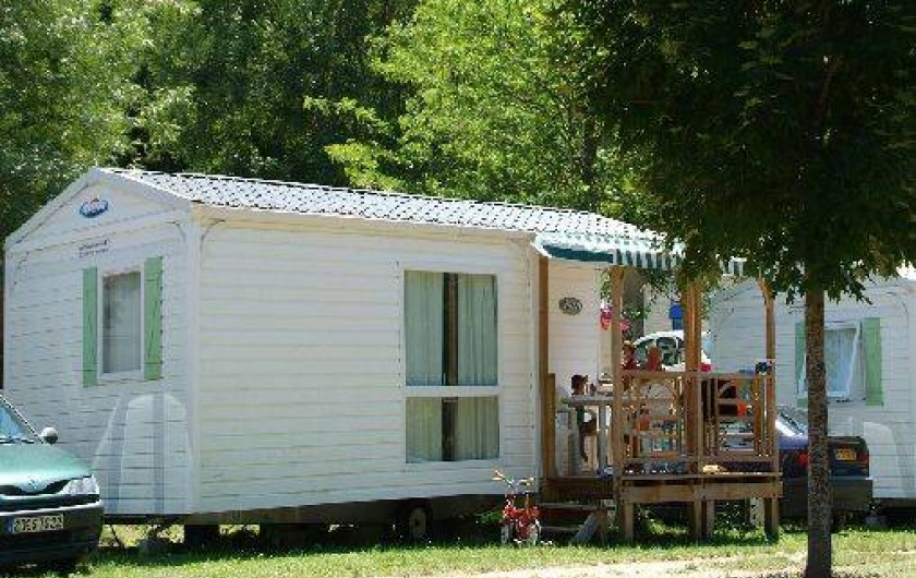 Location de vacances - Camping à Les Ollières-sur-Eyrieux - cottage loggia 4 à 5 personnes