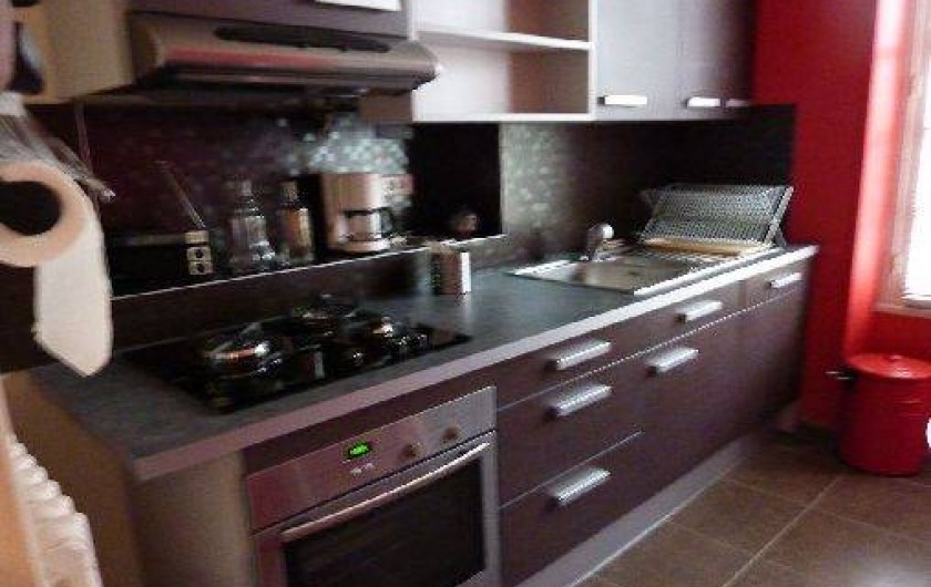 Location de vacances - Appartement à Saint-Malo - Cuisine : Four électrique   Lave-vaisselle Grill pain Bouilloire électrique
