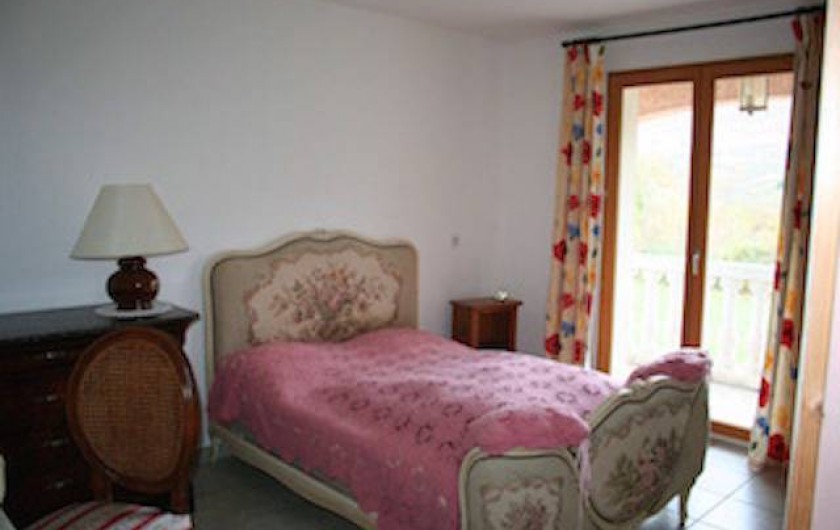 Location de vacances - Villa à Saint-Martin-sur-Lavezon - Chambre 1  avec balcon