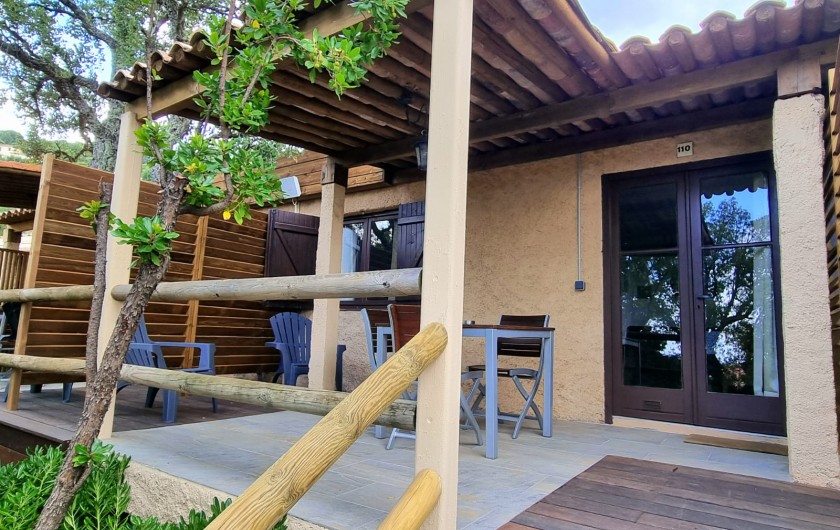 Location de vacances - Bungalow - Mobilhome à Porto-Vecchio - Terrasse Bungalows Type Maquis