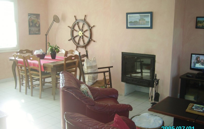 Location de vacances - Maison - Villa à Clohars-Carnoët - COIN REPAS UNE PARTIE DU SALON
