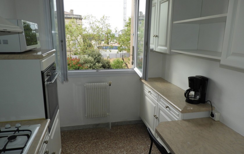 Location de vacances - Appartement à Marseille - Cuisine  Réfrigérateur-congélateur  Cafetière