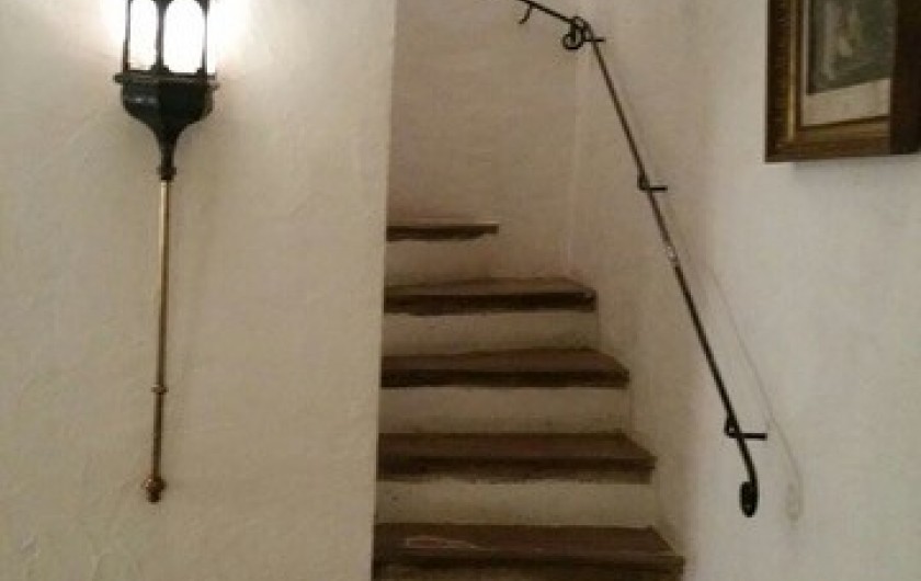 Escalier d'accès aux étages.