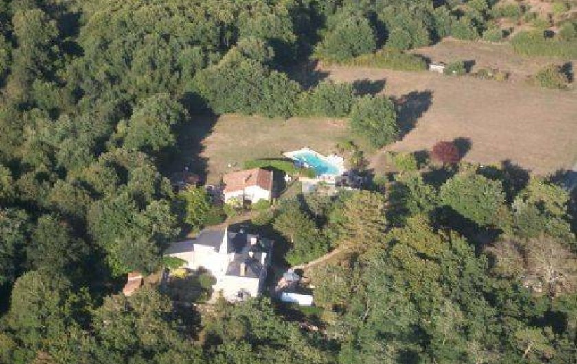 Location de vacances - Gîte à Mareuil-sur-Lay-Dissais - vue aérienne propriété