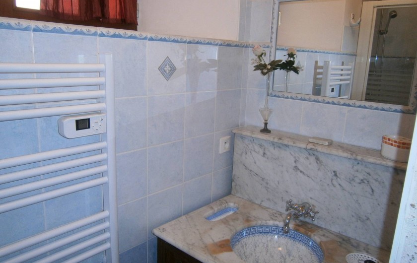 Location de vacances - Gîte à Mareuil-sur-Lay-Dissais - 2ème salle d'eau avec douche - chambre 3