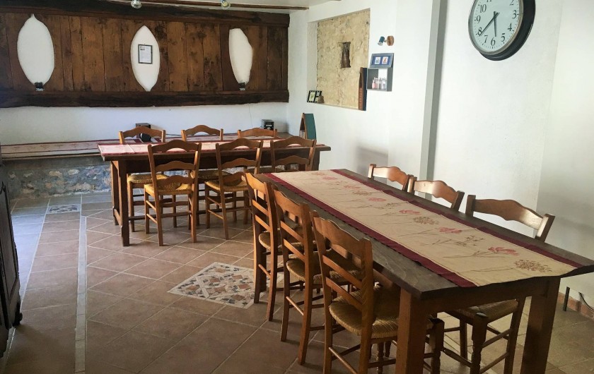 Location de vacances - Chambre d'hôtes à Auriac-du-Périgord - Salle à manger pour les petits déjeuners et les tables d'hôtes