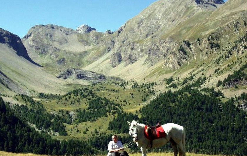 Location de vacances - Villa à Embrun - Départ de promenades à cheval à 3 Km