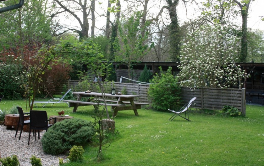 Location de vacances - Gîte à Beauval-en-Caux - jardin de détente au gîte "le tilleul"