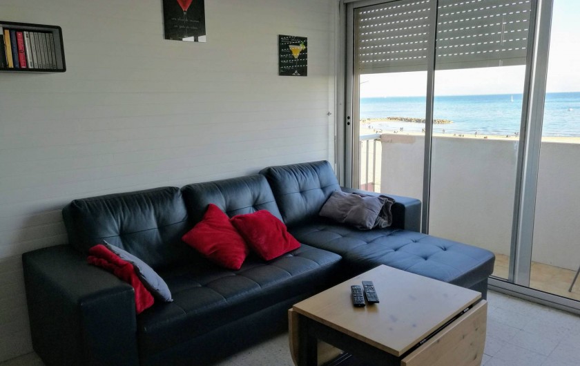 Location de vacances - Appartement à Palavas-les-Flots - Le canapé convertible au salon