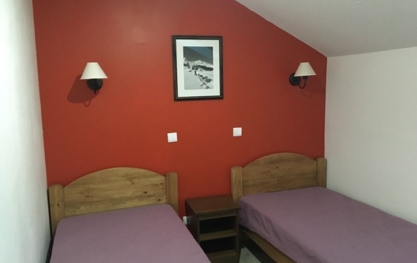 Location de vacances - Appartement à Les Claux - Chambre Orangette avec 2 lits de 90x200