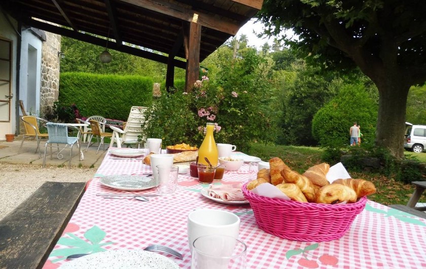 Location de vacances - Gîte à Vernoux-en-Vivarais - Un petit-déjeuner champêtre