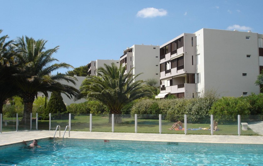 Location de vacances - Appartement à Cassis - Piscine et résidence de petits immeubles