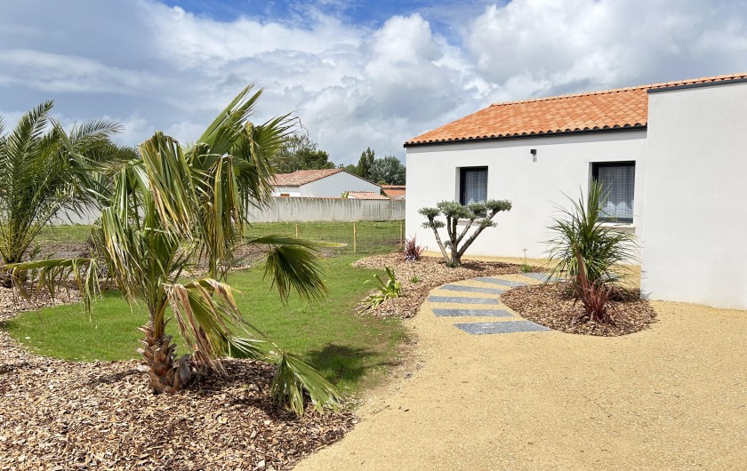 Location de vacances - Villa à La Tranche-sur-Mer - vue avant de la maison