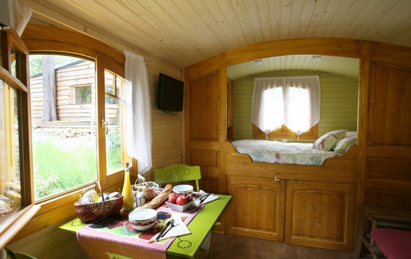 Location de vacances - Cabane dans les arbres à Rivière-sur-Tarn - La Roulotte