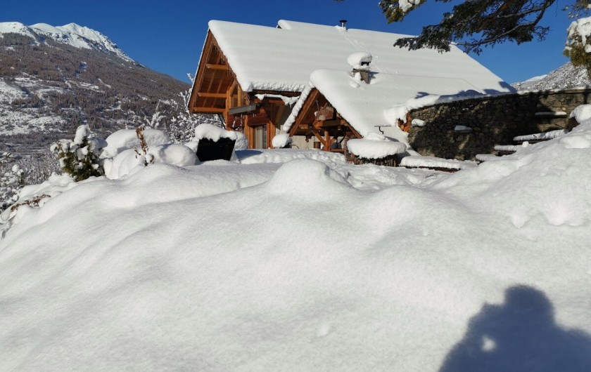 Location de vacances - Chalet à Briançon - Toujours le chalet sous la neige