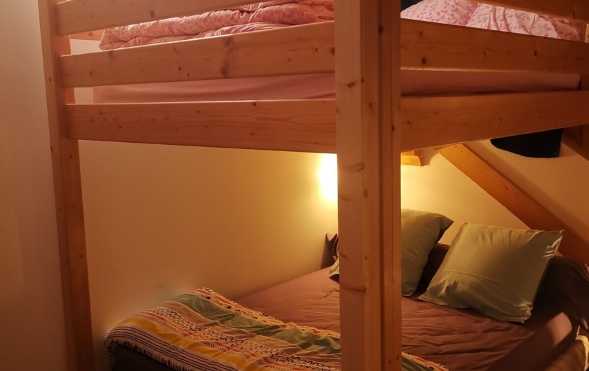 Location de vacances - Chalet à Briançon - 4éme chambre avec ses lits superposés en 140 cm de larges