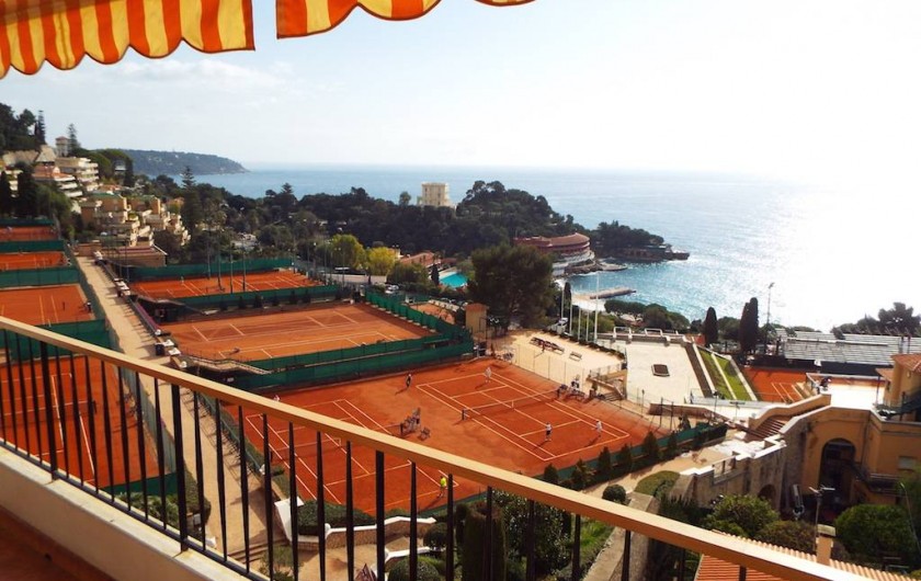 Location de vacances - Appartement à Roquebrune-Cap-Martin - terrasse vue sur tennis 
