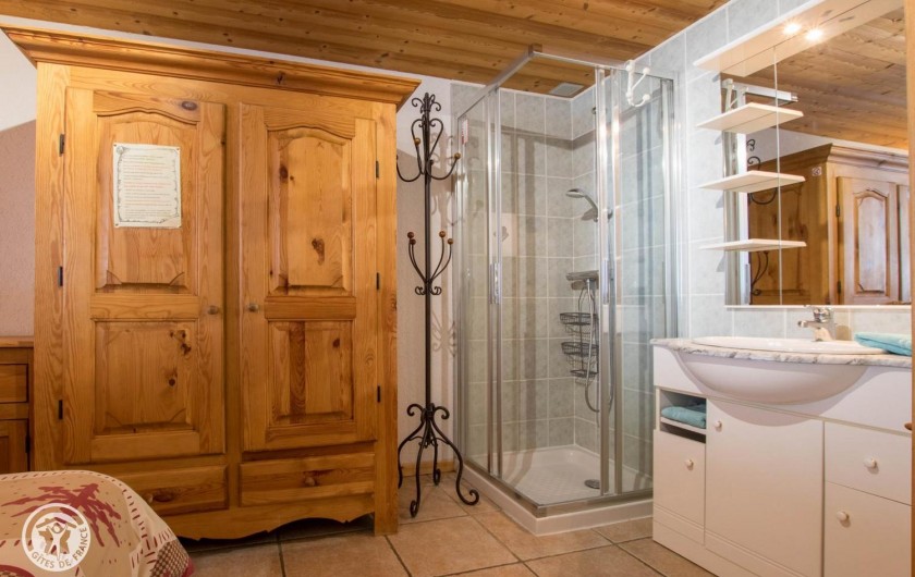 Location de vacances - Chalet à Châtel - coin douche chambre 2