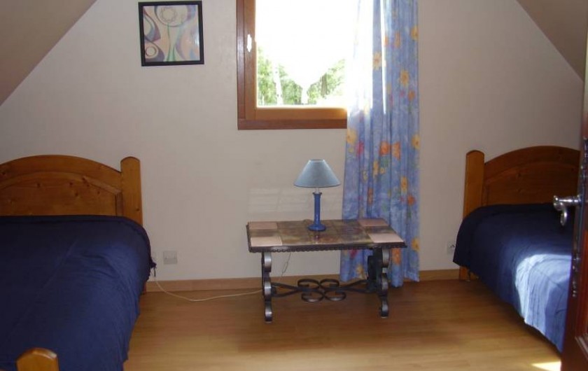 Location de vacances - Chalet à La Bâtie-Vieille - 2 ème chambre avec 2 lits simples