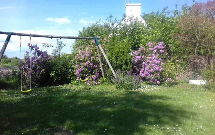 Location de vacances - Gîte à Erdeven - espace enfant dans le jardin en été