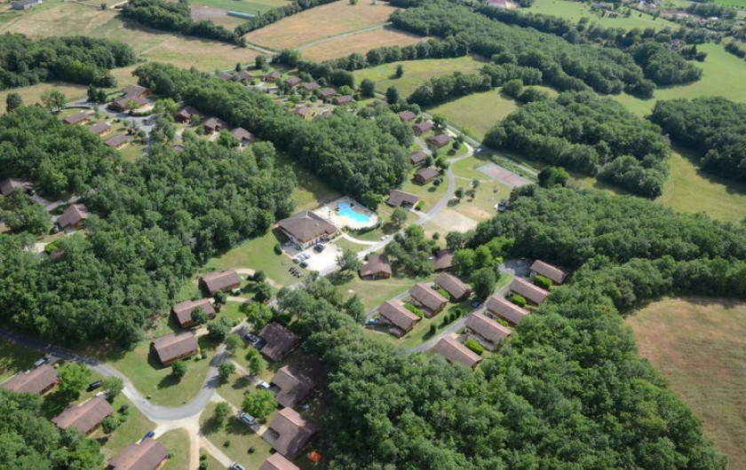 Location de vacances - Chalet à Mauroux - vue aérienne du hameau
