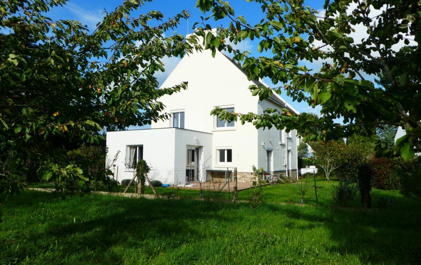 Location de vacances - Villa à Larmor-Baden - Maison vue de la pature voisine