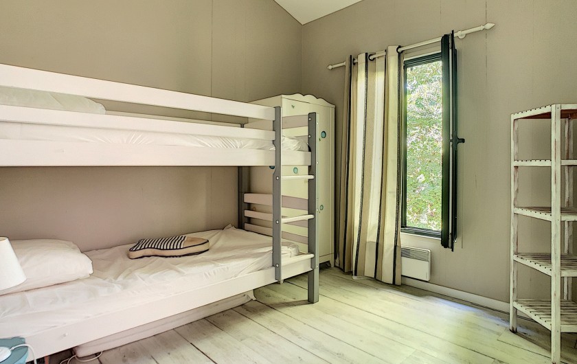 Location de vacances - Villa à Barbâtre - 3ème chambre avec lits simples superposés.