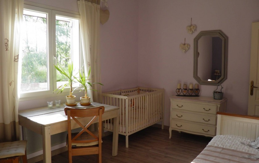 Location de vacances - Villa à Saint-Michel-d'Euzet - Coin lit bébé