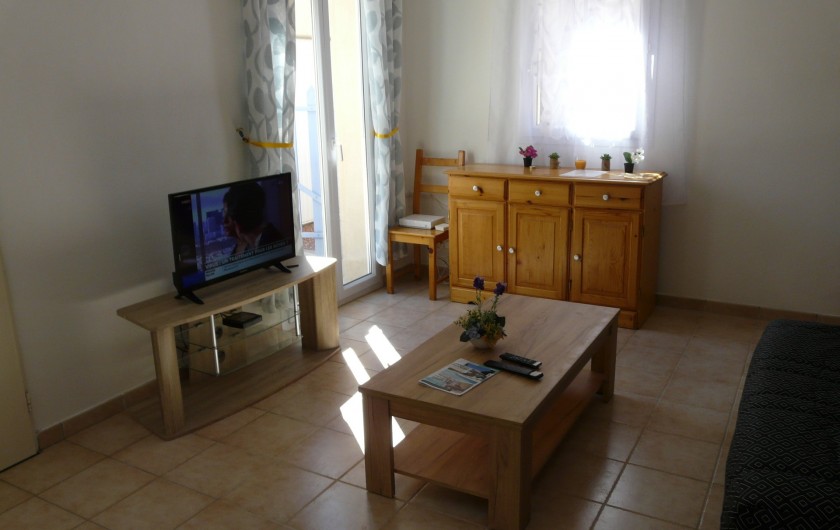 Location de vacances - Villa à Vaison-la-Romaine - séjour équipé télévision écran plat et box internet fibre haut débit