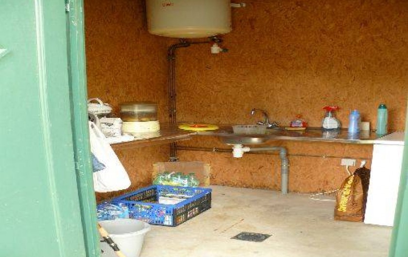 Location de vacances - Chalet à Villiers-Charlemagne - Local privatif camping - côté cuisine
