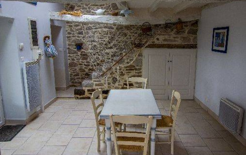 Location de vacances - Gîte à Montfaucon-Montigné - cuisine côté jardin